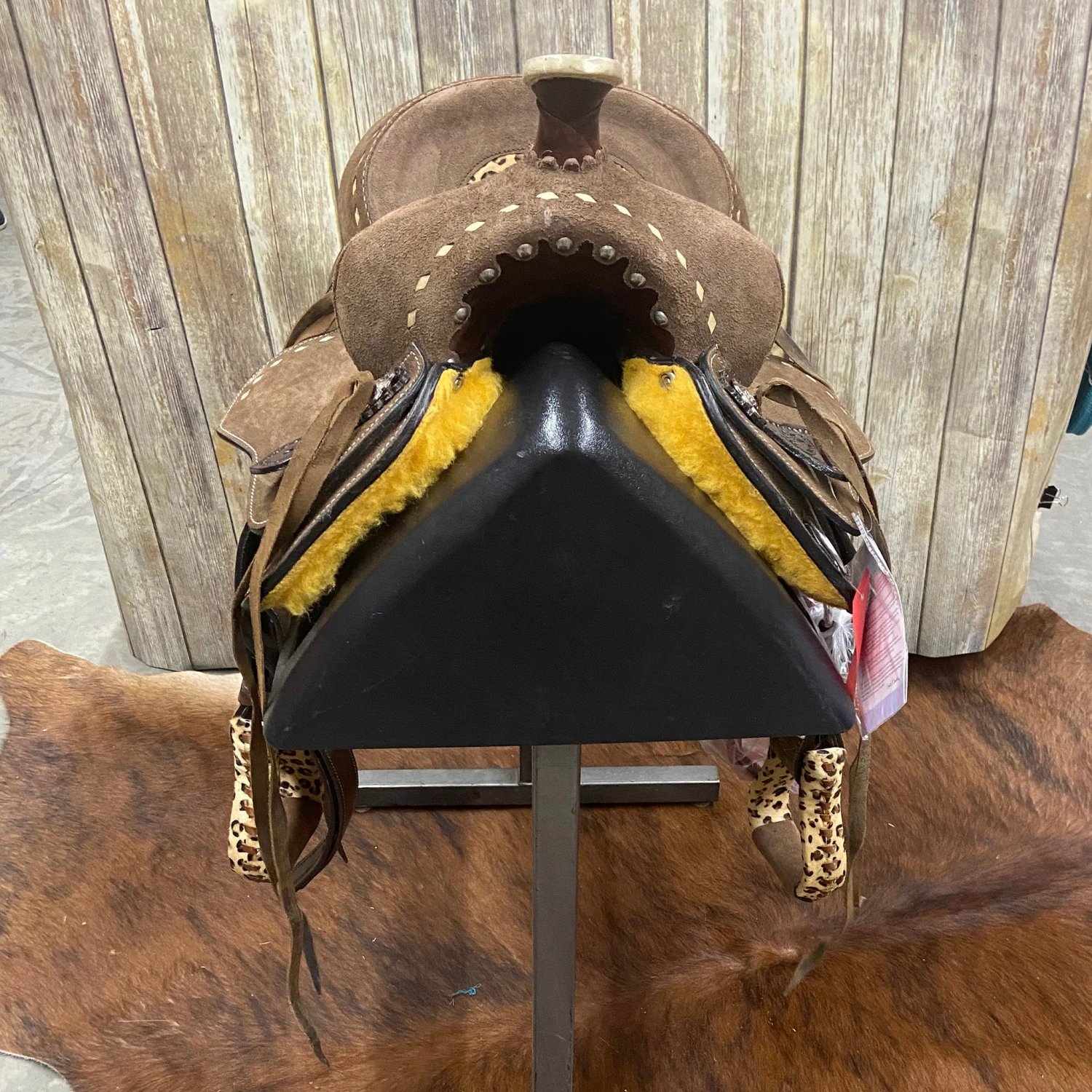 Double T 13 Inch Cheetah Roughout Saddle - Image 4