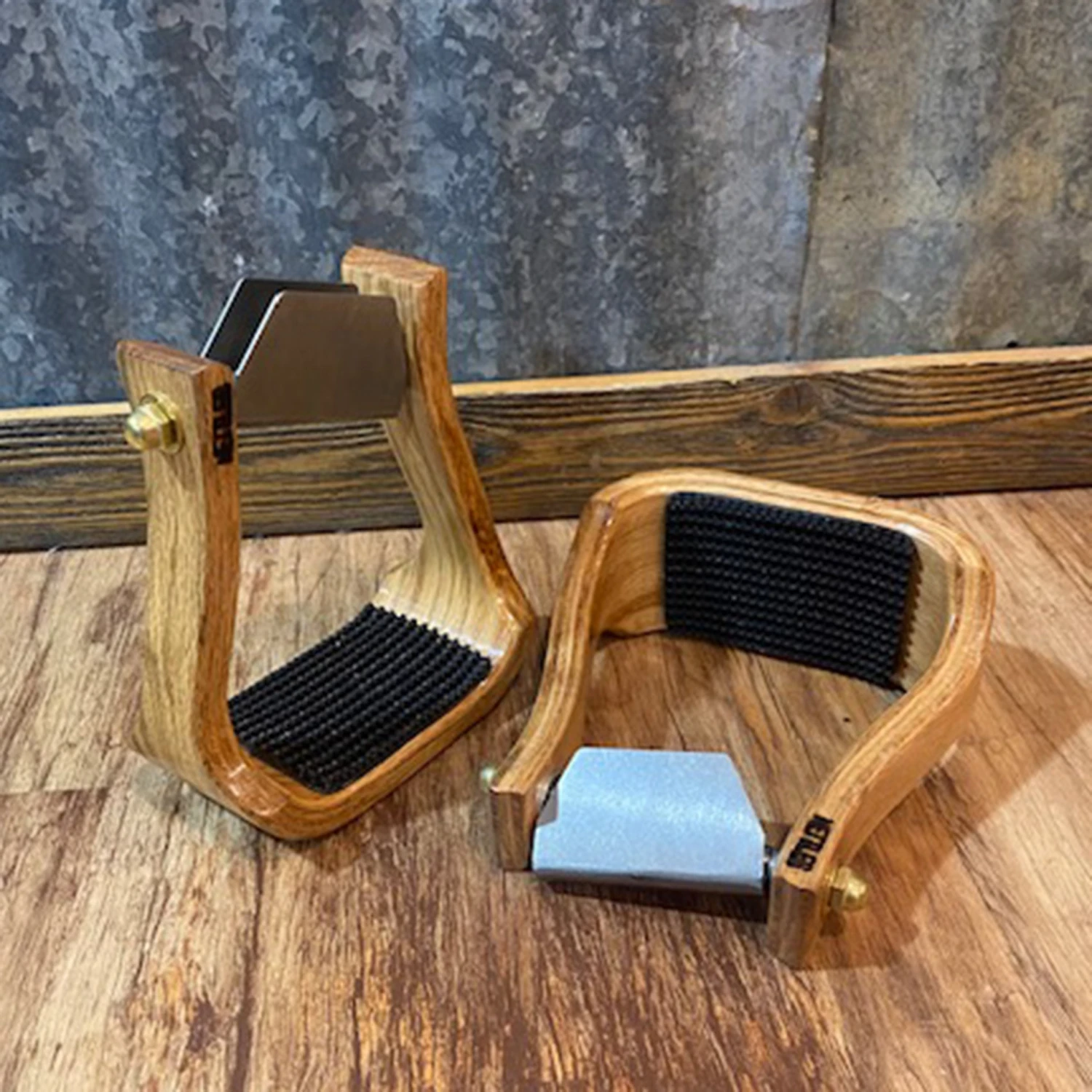 Nettles 3" Varnished Barrel Stirrup With Leveler