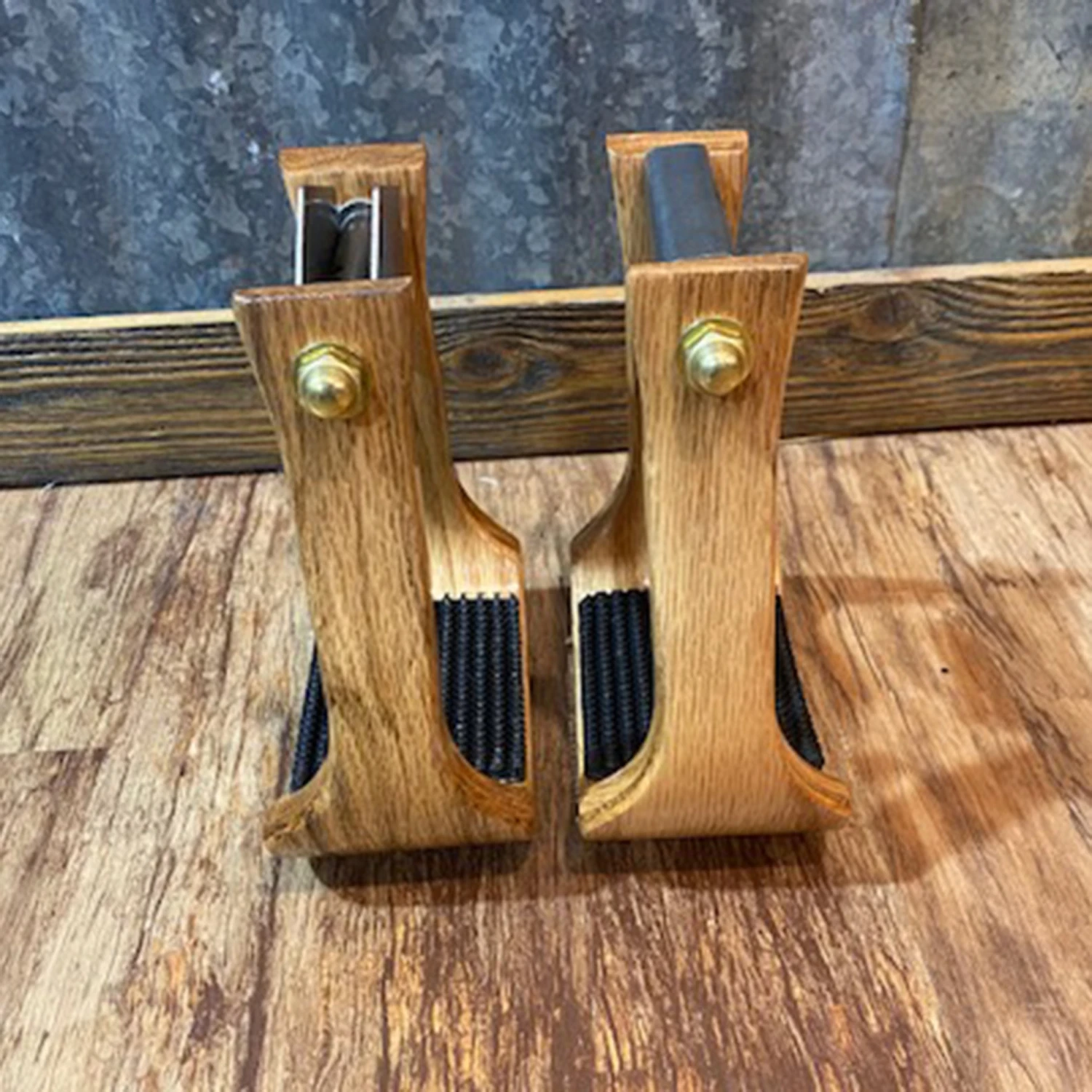 Nettles 3" Varnished Barrel Stirrup With Leveler - Image 2