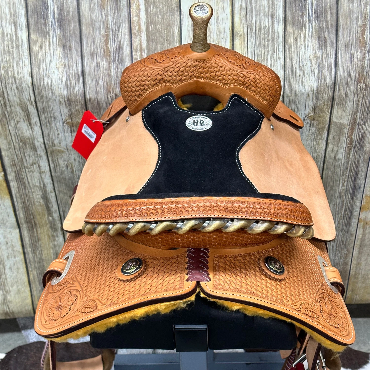 HR Saddlery 15 Inch Barrel Saddle - Image 4