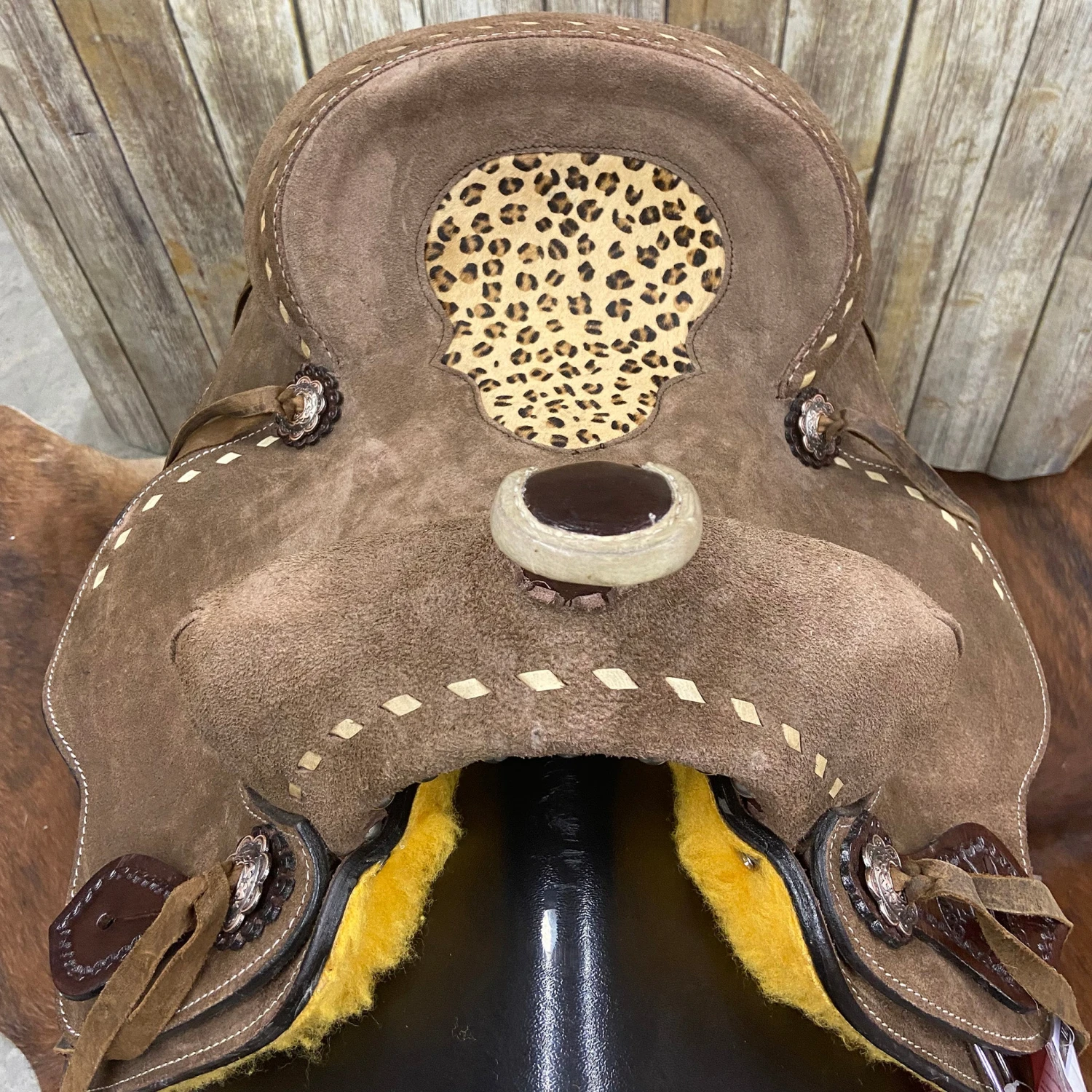 Double T 13 Inch Cheetah Roughout Saddle - Image 3