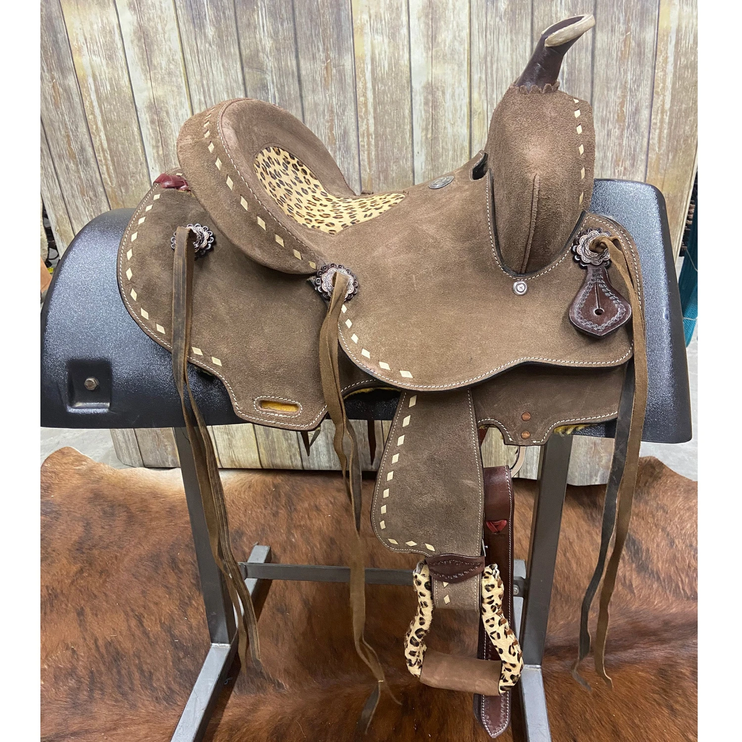 Double T 13 Inch Cheetah Roughout Saddle - Image 5